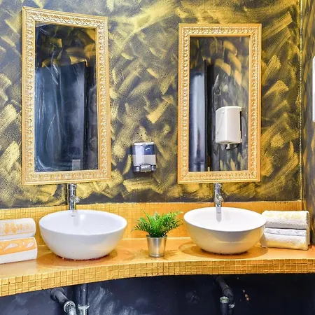 Brothers House * Арресифе